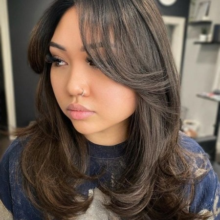 layered hair for round face