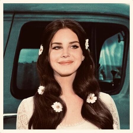 Lana Del Rey Flowers in Hair