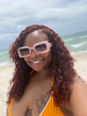 Highly recommend these bundles!!! The color was amazing and I didn’t have to use a lot of products to keep the wet look! It was perfect for my vacation!