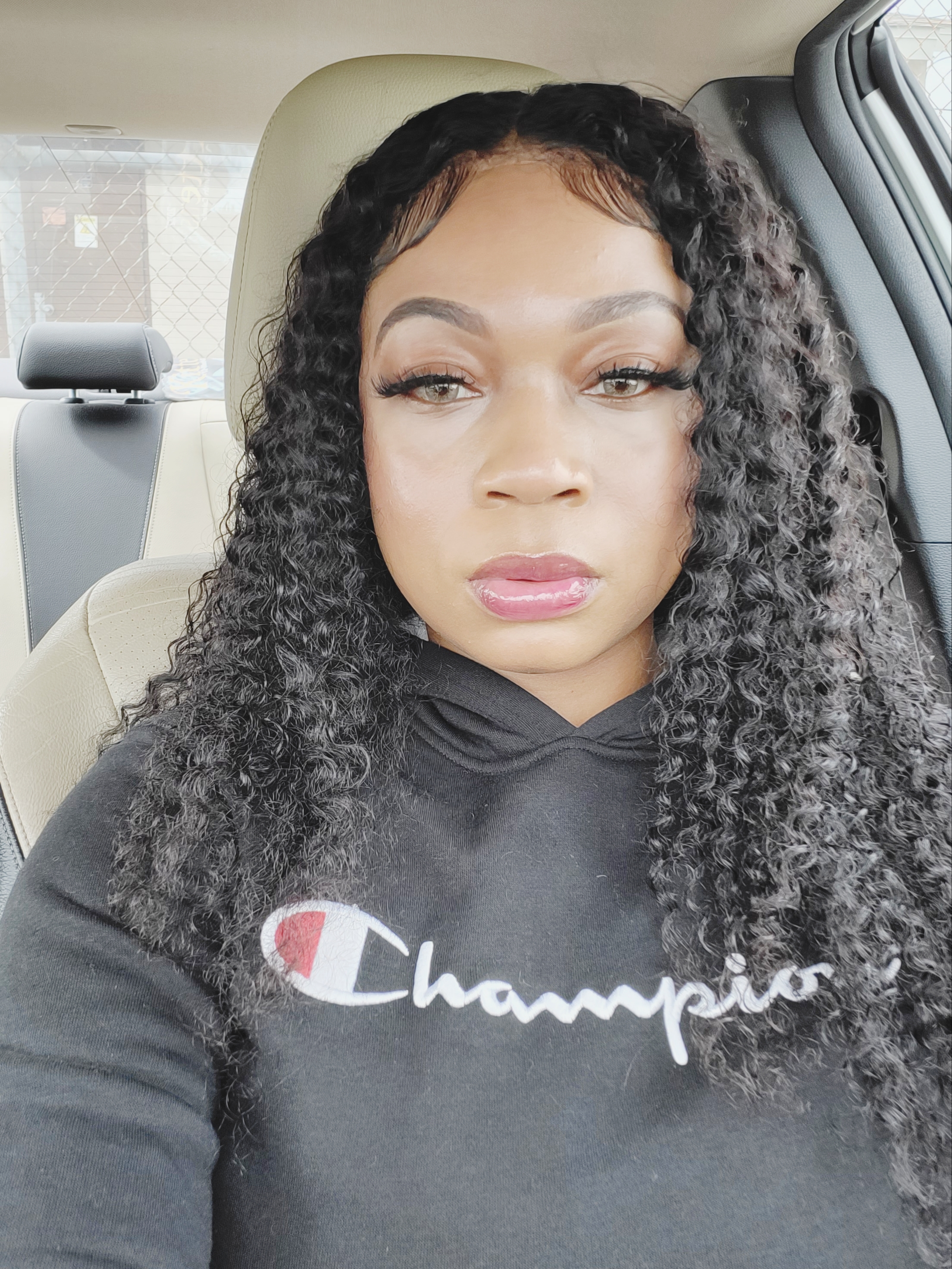 When they said ready to go they meant it. 10/10
All I did was use my bead head spray to melt the hair and a little narobi mousse for baby hair. It cam pre cut with baby hair I would buy again.