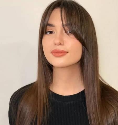 Curtain-style bangs for straight hair