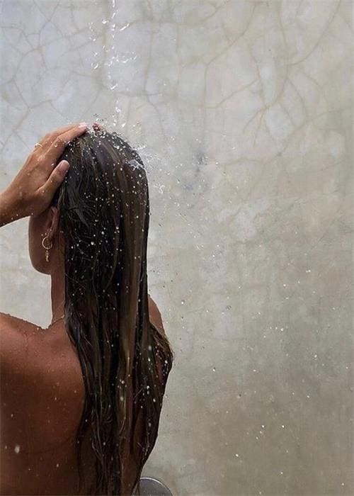 wash hair