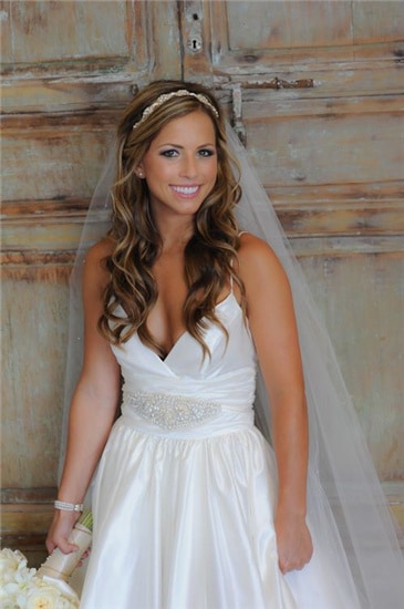 veil with headband and hair down - Google Search. Love her make up!!   Wedding hairstyles with veil, Wedding hairstyles, Beach wedding hair