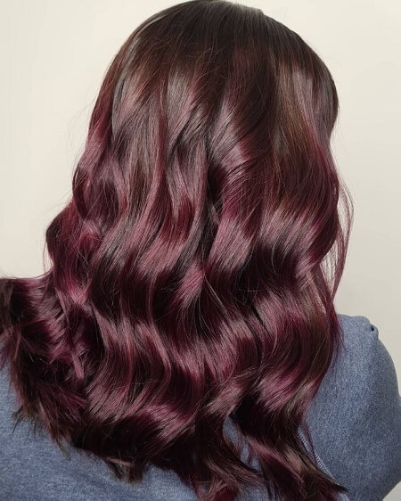 Cherry Cola Hair: The Hottest Hair Color for This Season!