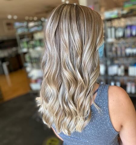 champagne-blonde-highlights