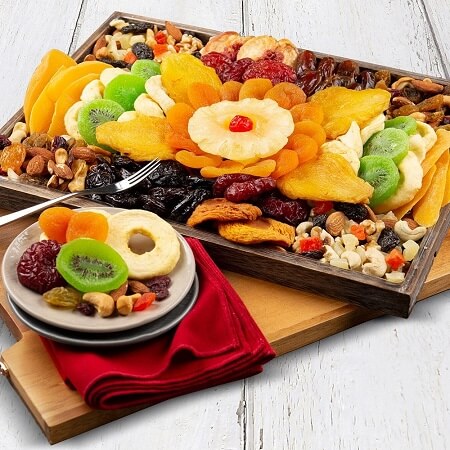 dried-fruit-and-nut-platter