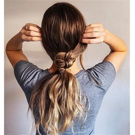 knotted ponytail