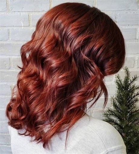 red-medium-wavy-hair