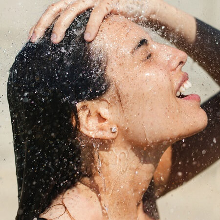rinse-your-hair-with-warm-water