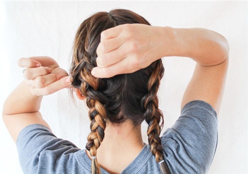 Braiding for Natural Waves